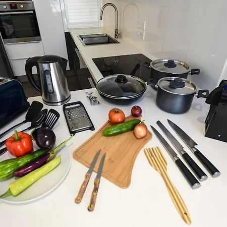 Glabur - The Amazing 1 Bdr - Executive Center Free Parking & Wifi Apartment *