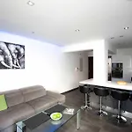 Glabur - The Amazing 1 Bdr - Executive Center Free Parking & Wifi *